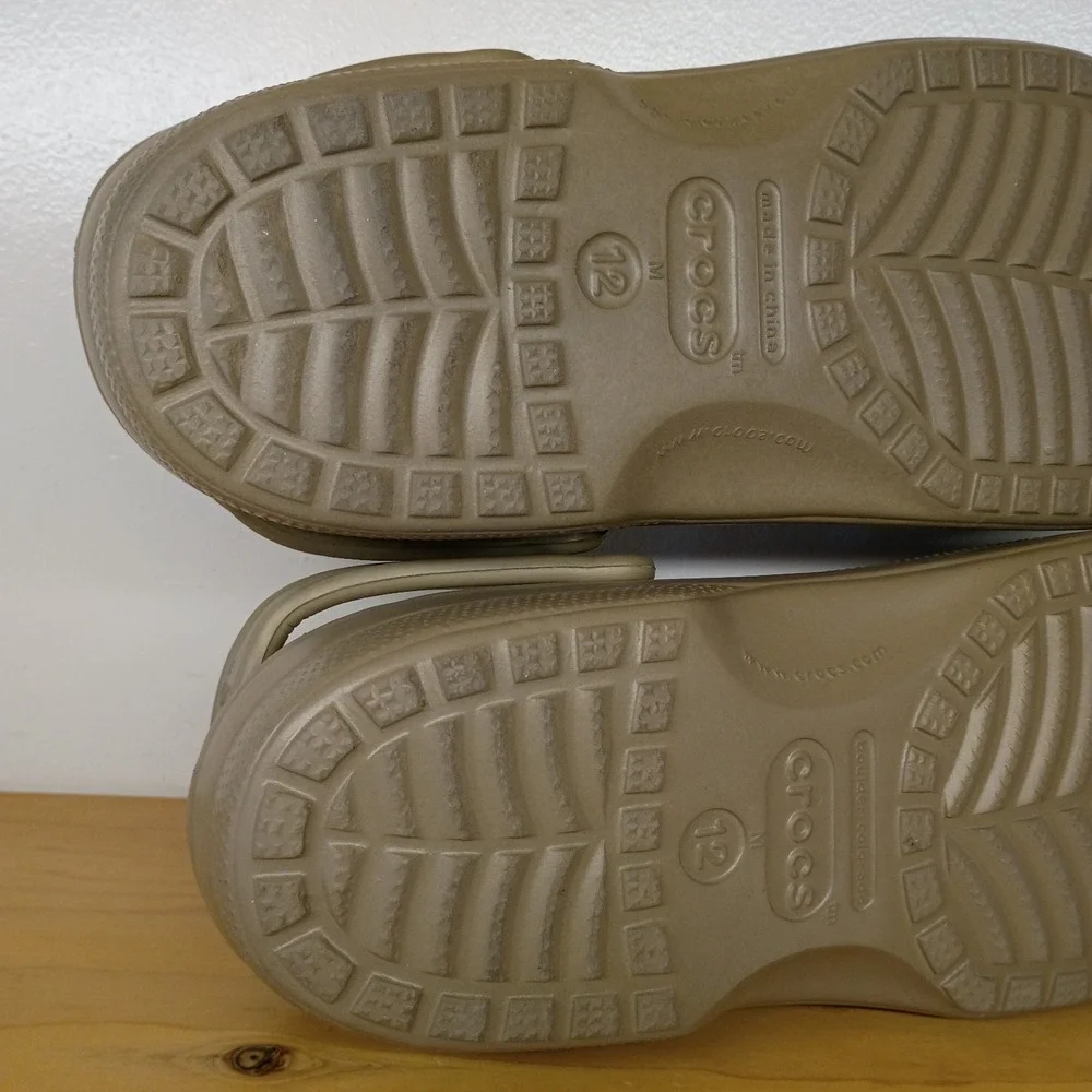 Crocs Endeavor Slip On Closed Toe Clog‎ Shoes Men's 12 Brown Khaki